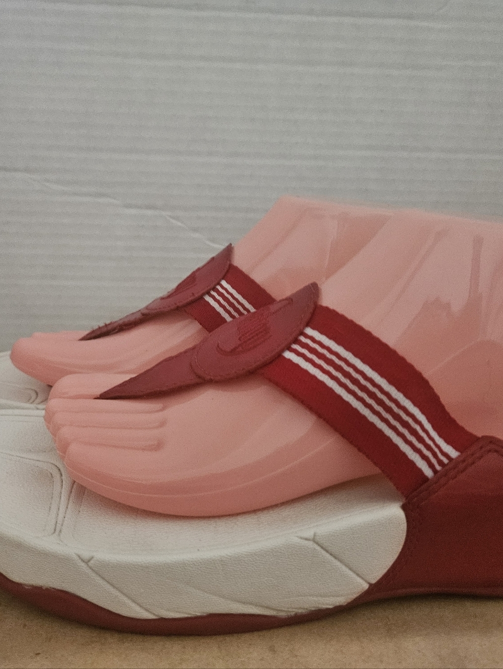 FitFlop Women's Size 9 Walkstar Toe Post Sandals Red Flip Flops (Bin21) - Picture 5 of 12